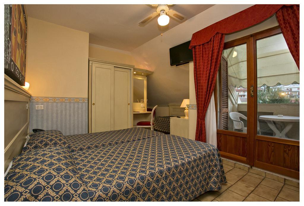 Hotel Lo Squalo
